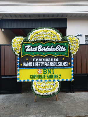 Papan Bunga Duka di Sendangrejo