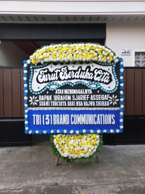 Papan Bunga Duka di Sendangrejo